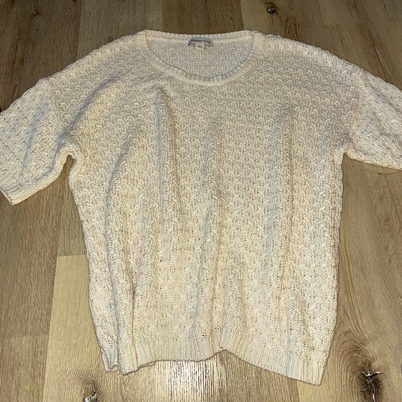 Soft summer cream sweater - Picture 1 of 8